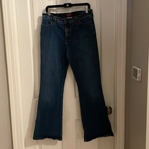 Levi’s size 14, personally slimming Jean